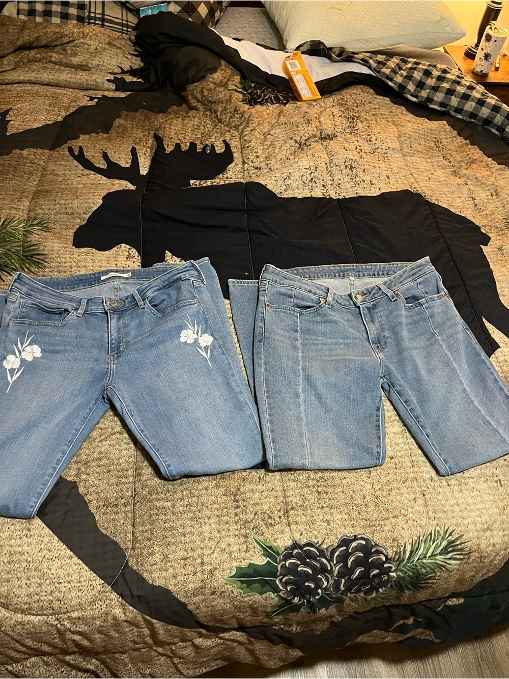 Levi's Light Blue Women's Skinny Jeans with White Floral Embroidery